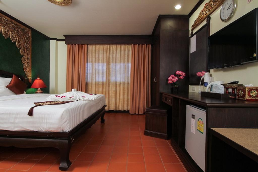 Pl Guesthouse Patong Экстерьер фото